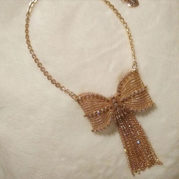 Betsey Johnson Bow Necklace - Picture 2 of 4